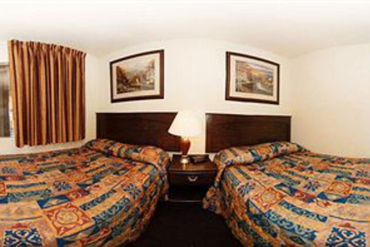 Room 4 of 7