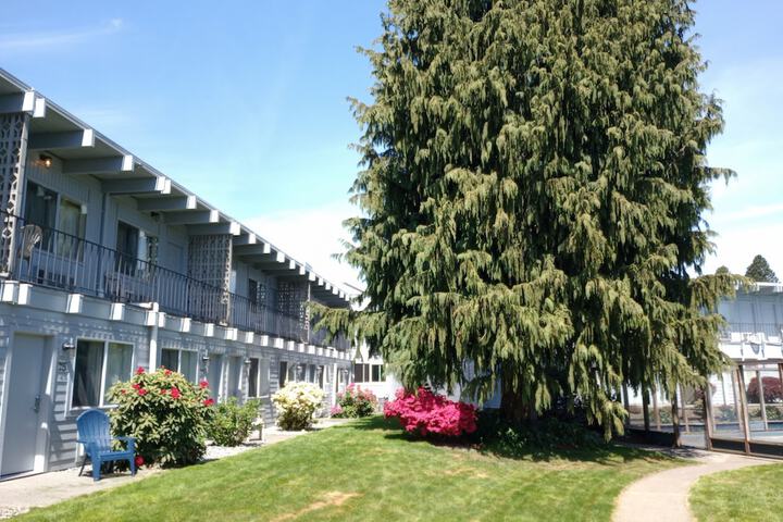 Hotel Exterior 137 of 145