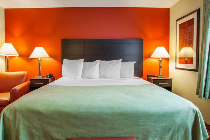 1 King Bed Suite (4 of 27)