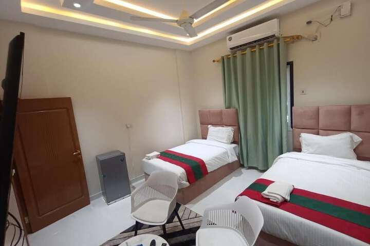 Room 6 of 20