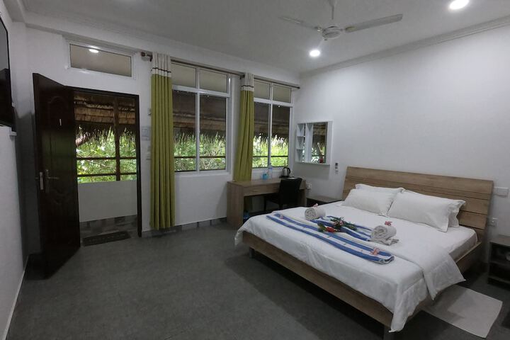 Room 8 of 38