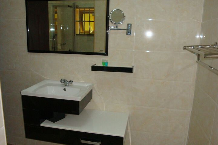 Room 18 of 38