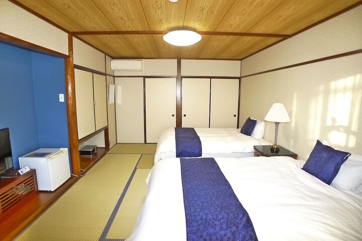 Room 27 of 59