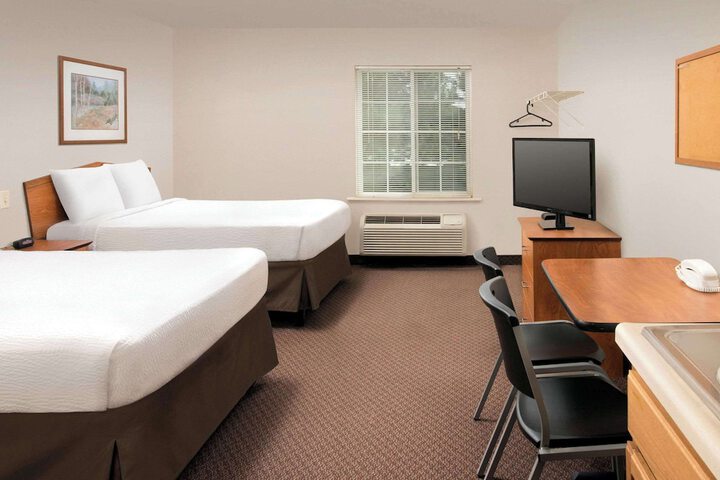 2 Double Beds (5 of 5)