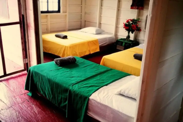 Room 5 of 13