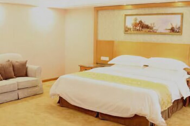 Room 15 of 22