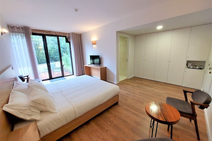 Room 6 of 53
