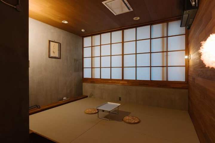 Room 6 of 100