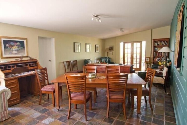 Dining 40 of 59