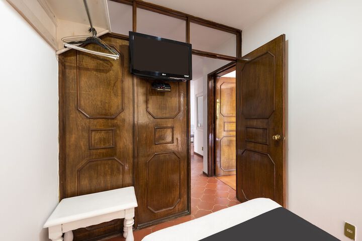 Room 16 of 39