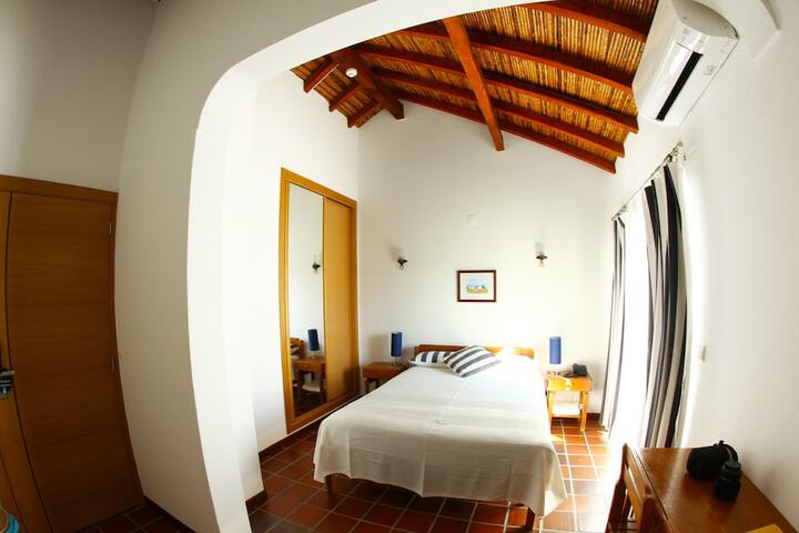 Room 6 of 63
