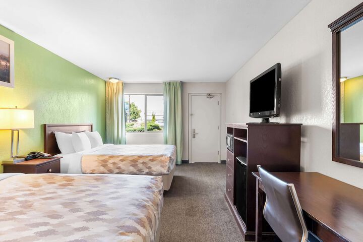 Room 7 of 30