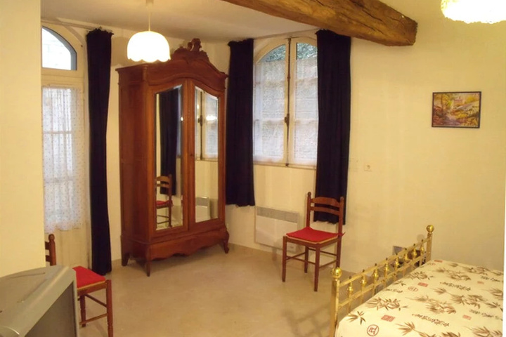 Room 4 of 11