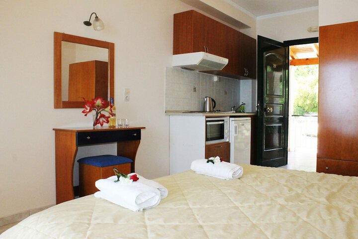 Room 3 of 40