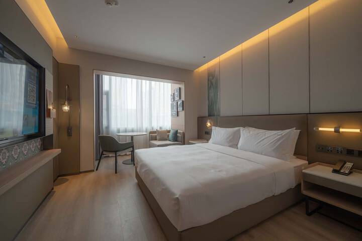 Room 16 of 53