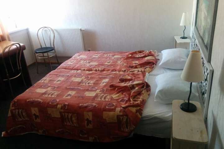 Room 5 of 62