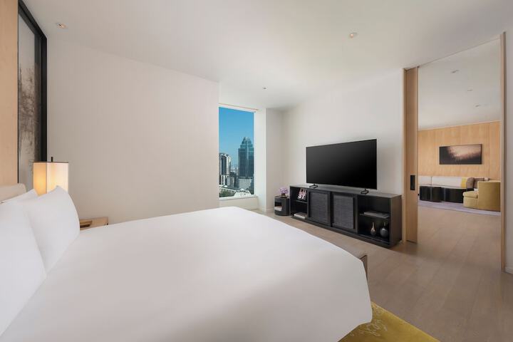 Room 27 of 140