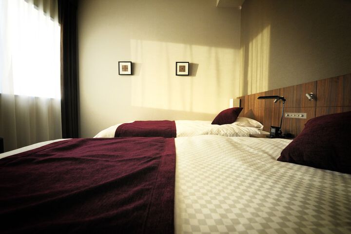 Room 6 of 30