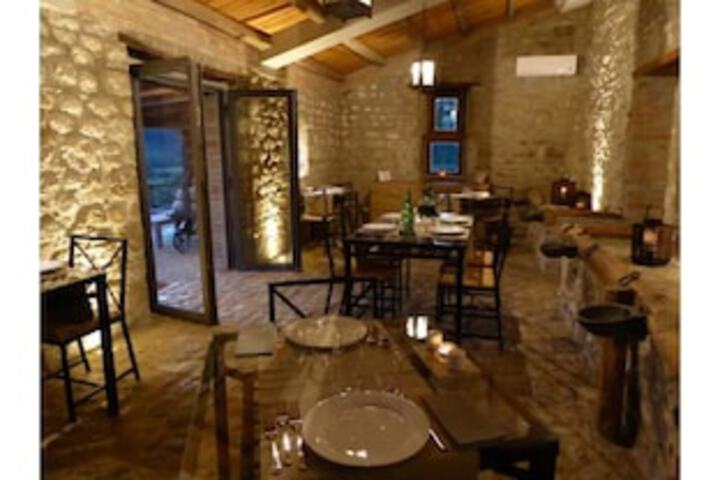 Dining 20 of 40