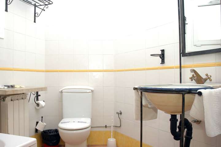Room 16 of 29