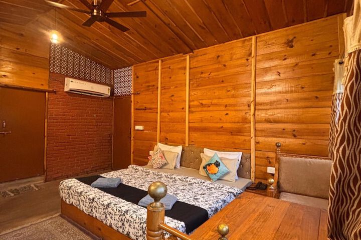 Room 16 of 42