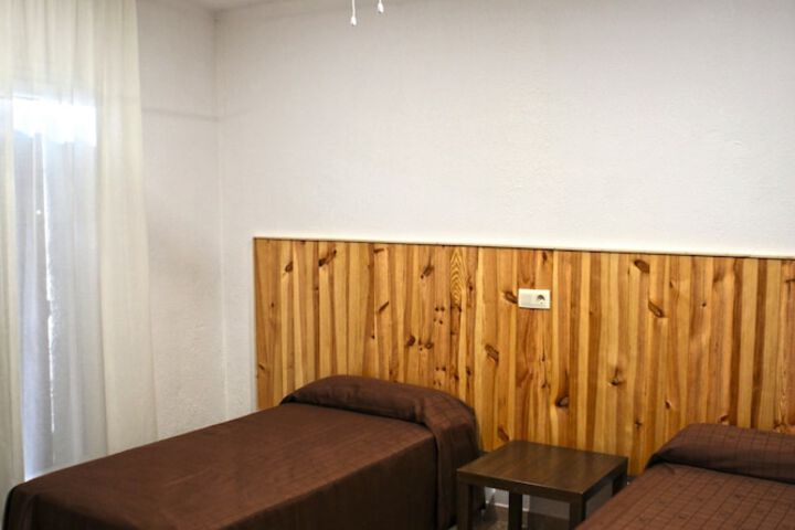 Room 12 of 30