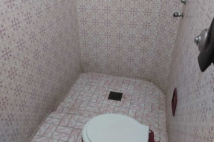 Room 4 of 4