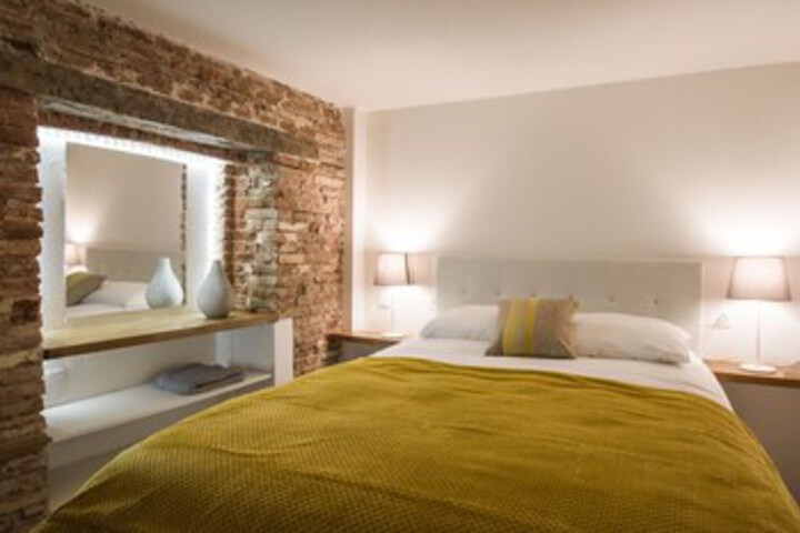 Room 16 of 16