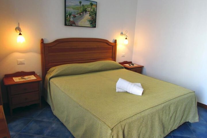Room 10 of 45