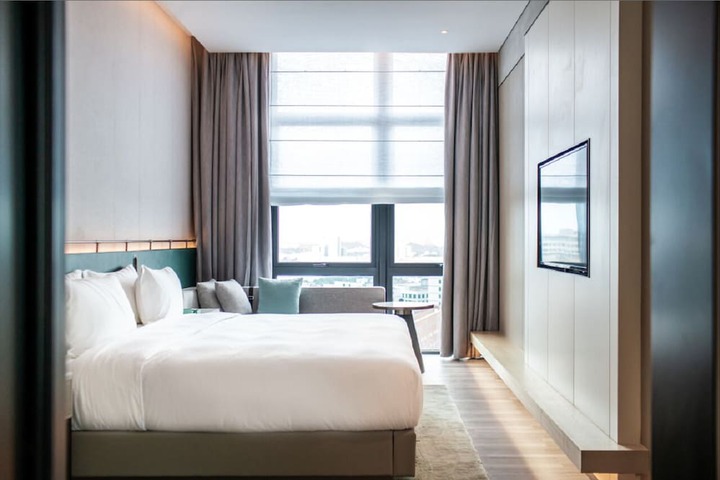 Room 9 of 46