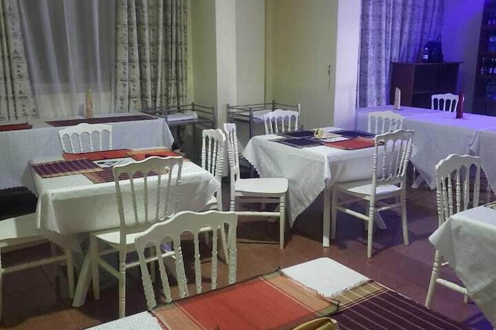 Dining 20 of 36