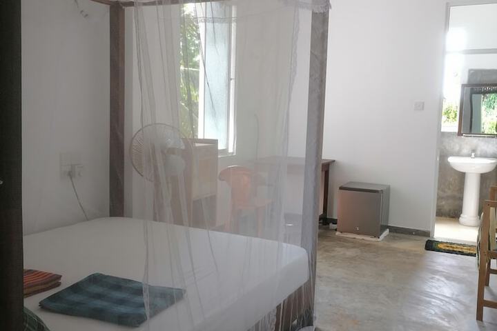Room 5 of 10