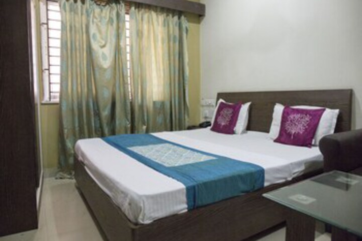 Room 13 of 20