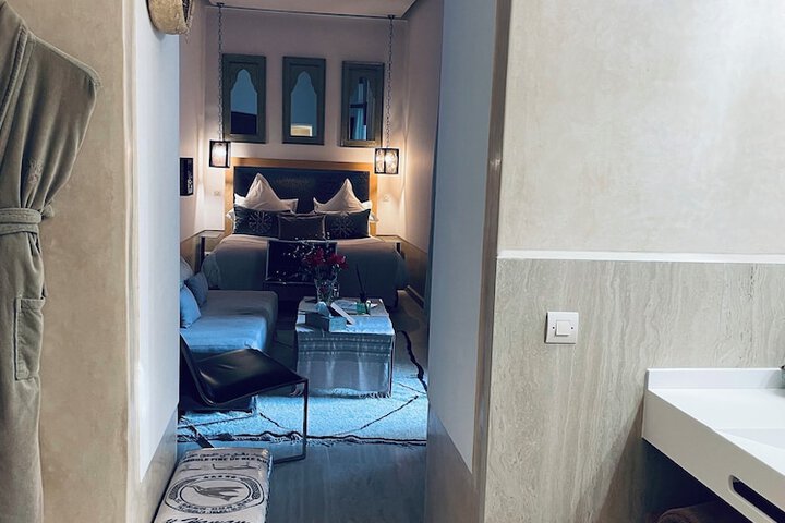 Room 8 of 65