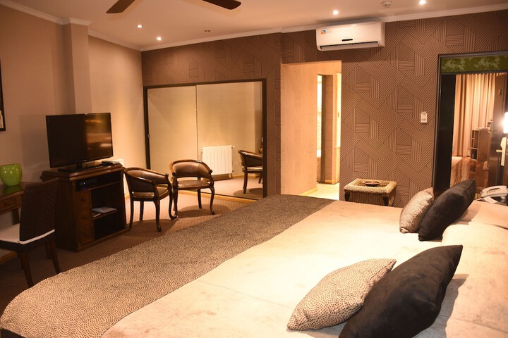 Room 19 of 93