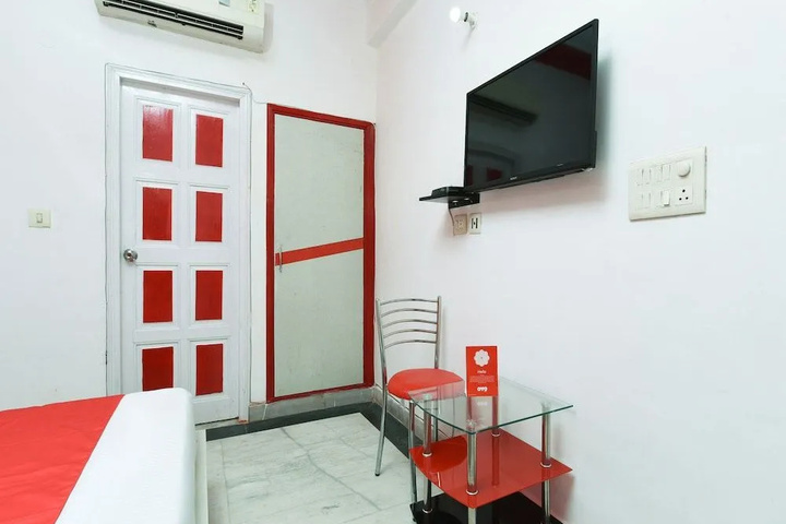 Room 5 of 10
