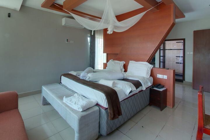 Room 12 of 20