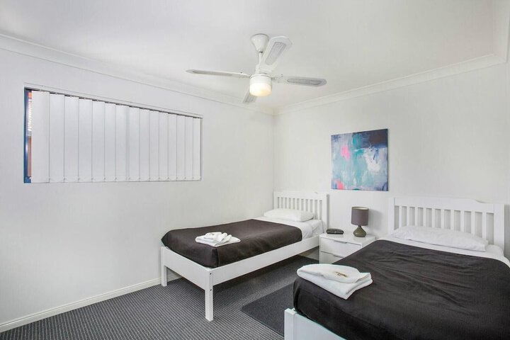 Room 4 of 142