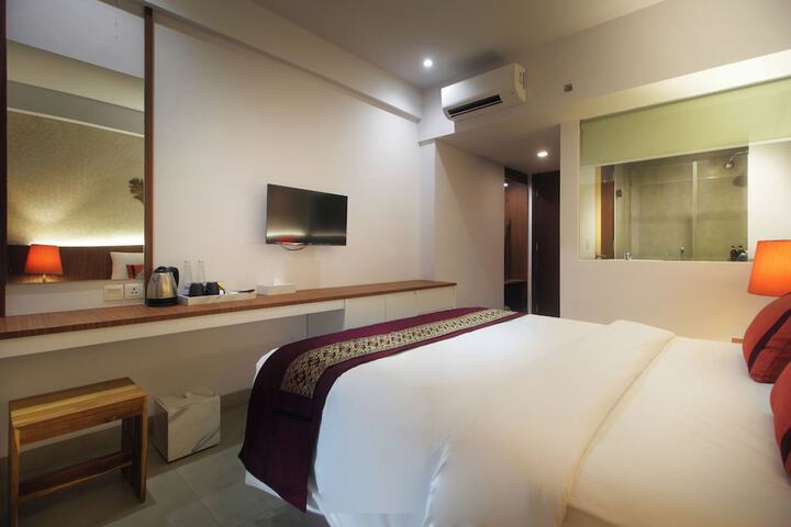 Room 12 of 52