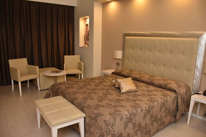 Room 8 of 44