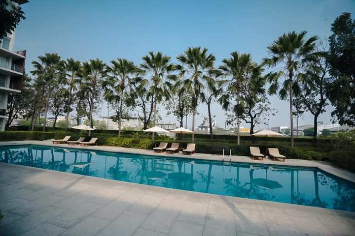 Hotel Pool