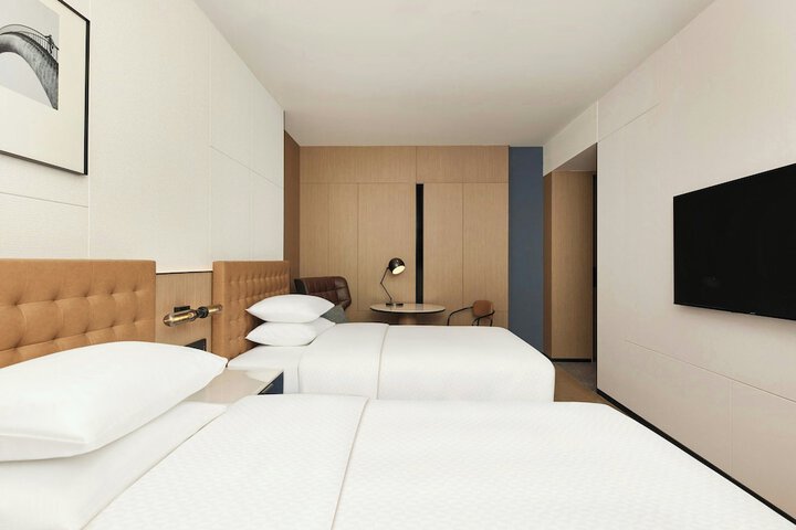 Room 7 of 24