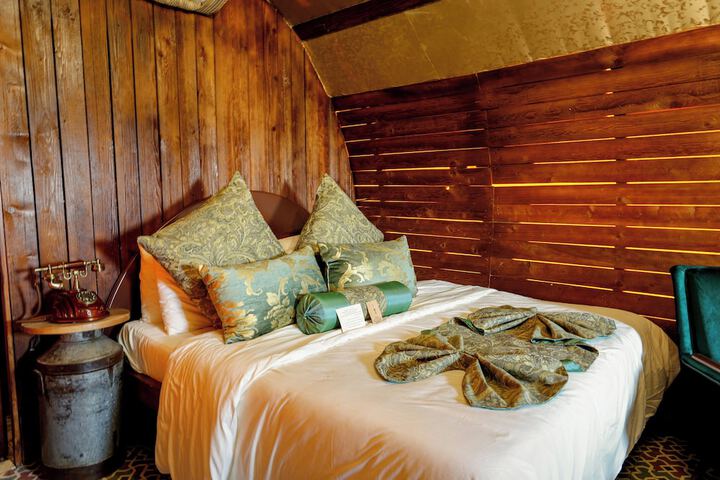 Room 14 of 214
