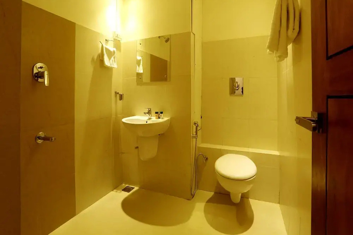 Room 8 of 12