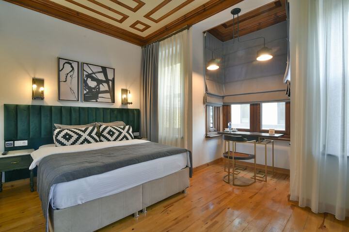 Room 14 of 50