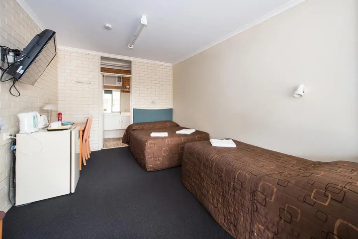 Room 2 of 19