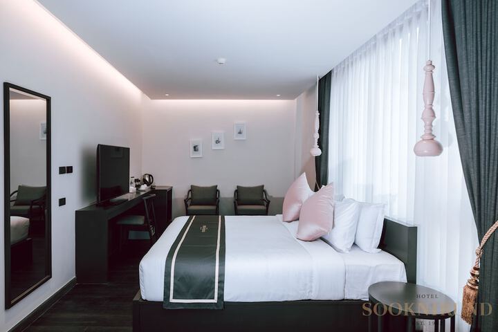 Room 15 of 118