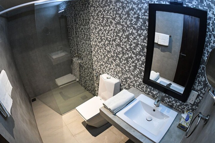Room 116 of 171