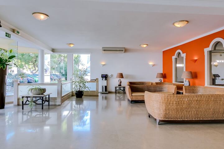Guest Lobby