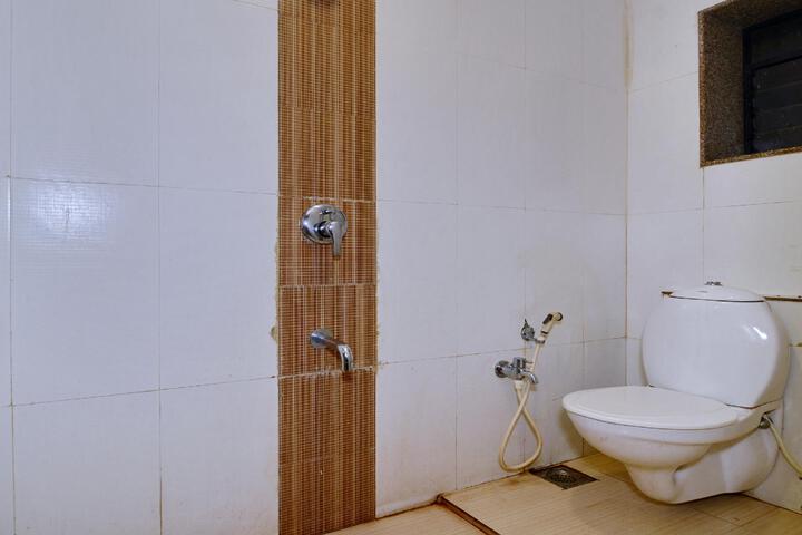 OYO 7454 Hotel Ronaldos